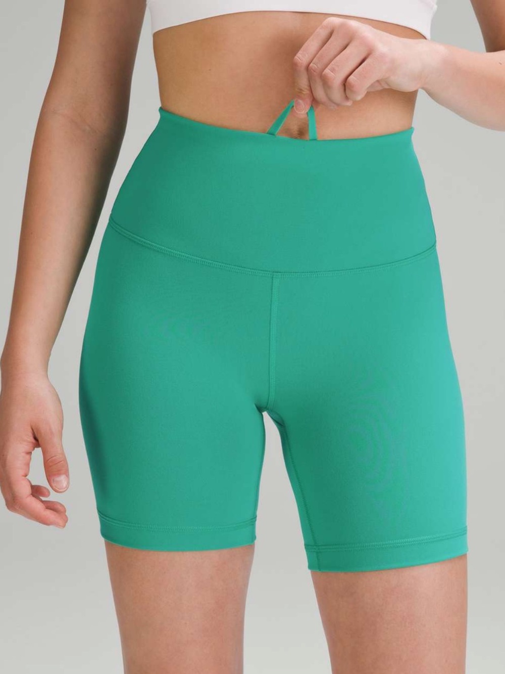 Lululemon Wunder Train Short in Kelly Green